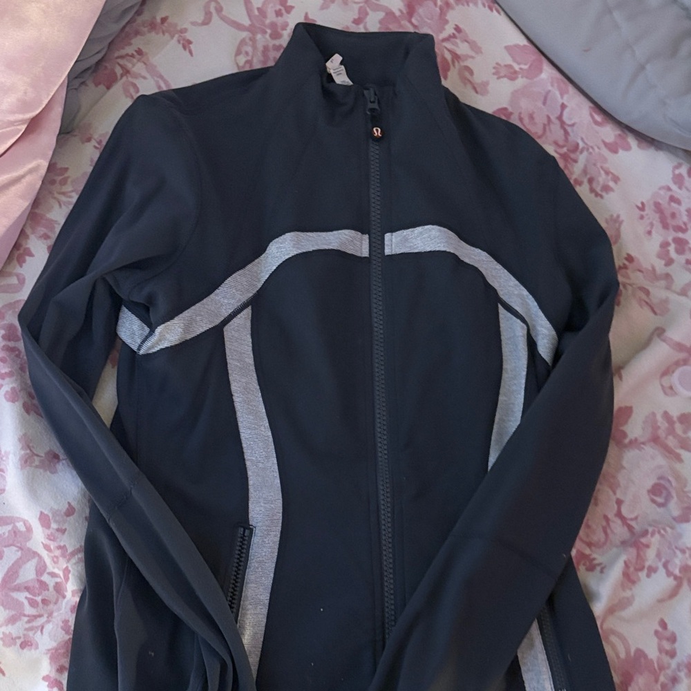 LULULEMON DEFINE JACKET GREY SIZE8
